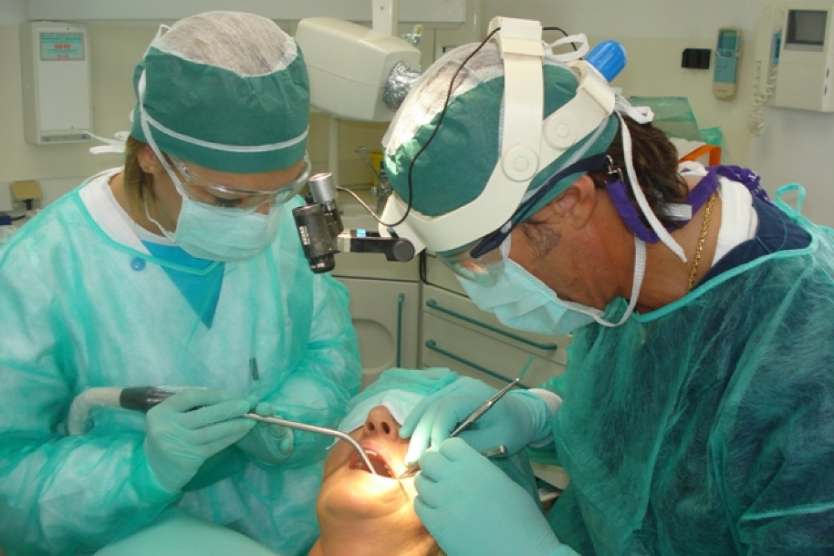Implantologia d’avanguardia: dalle piastrine un gel per la riparazione e rigenerazione del tessuto osseo del Dott. Lelli