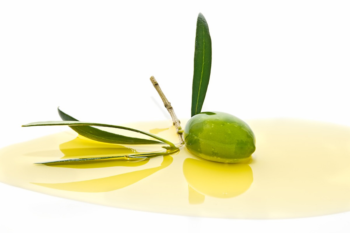 Olio extra vergine di oliva protagonista della dieta mediterranea