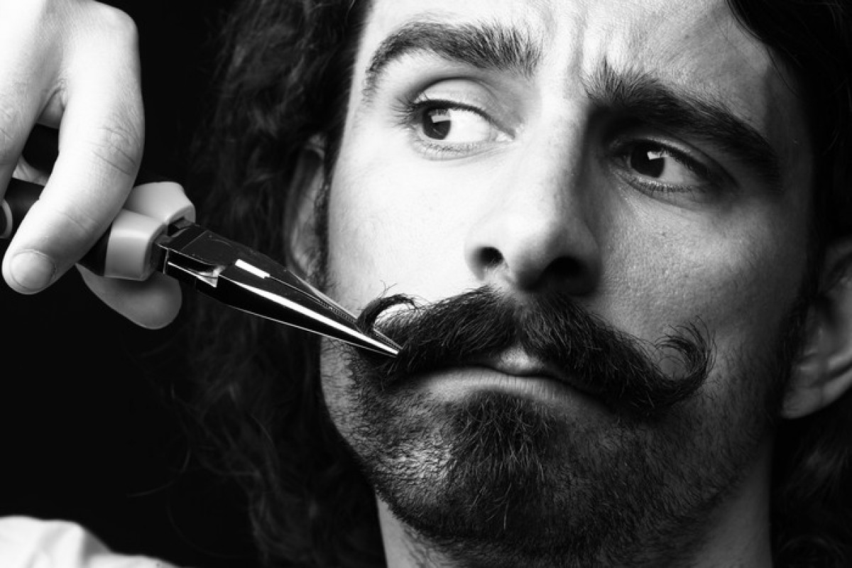 (Italiano) Arriva “Movember”, il mese dei baffi per una giusta causa