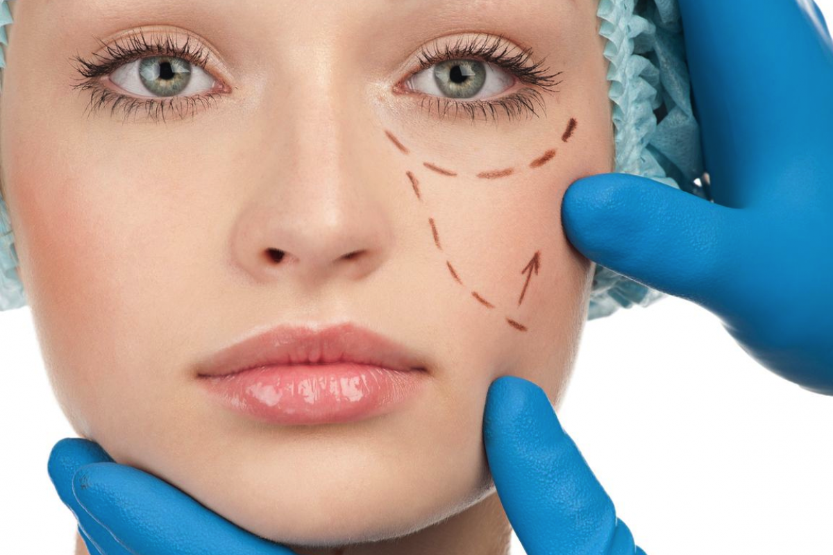 CHIRURGIA, NEL 2014 BOOM DI INTERVENTI ESTETICI:  ITALIA (+6,20%) BATTE USA (+3%)