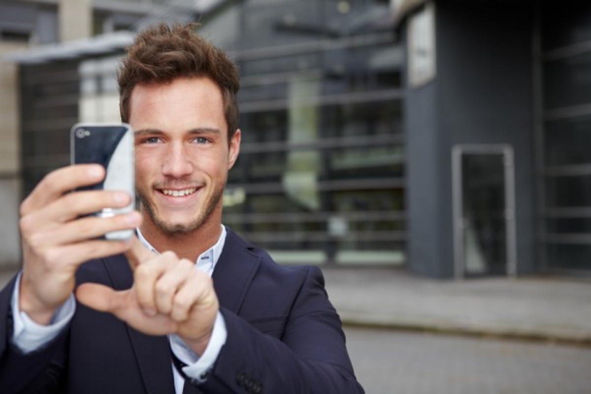 (Italiano) Siamo tutti smartphone dipendenti