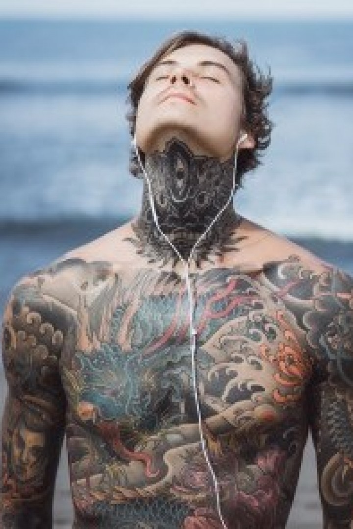 Esposizione solare e tatuaggi: tutti gli accorgimenti dell’esperto