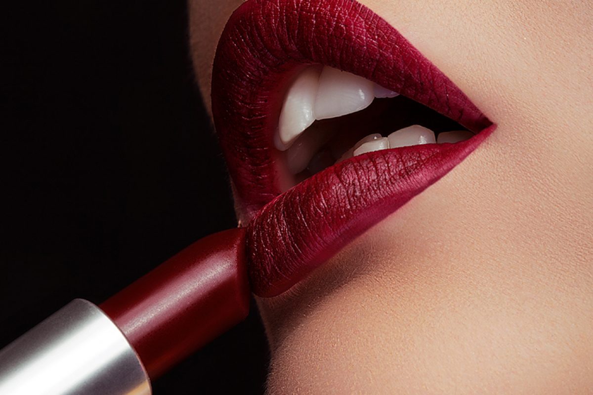 Estate 2025: meno rossetto, più protezione. Vendite di SPF al +60% tra maggio e luglio